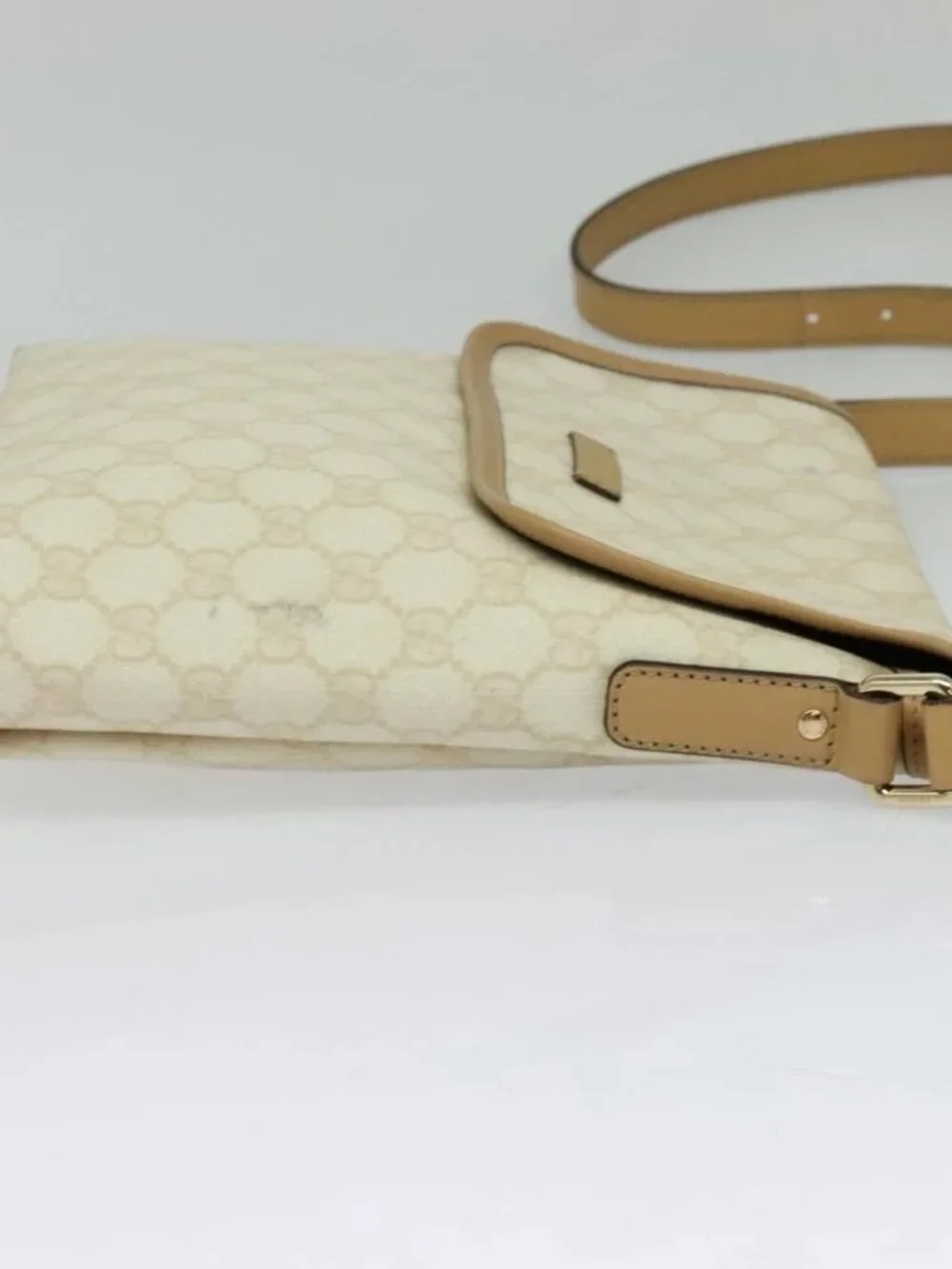GUCCI GG Supreme Shoulder Bag PVC White Gold - Picture 4 of 16